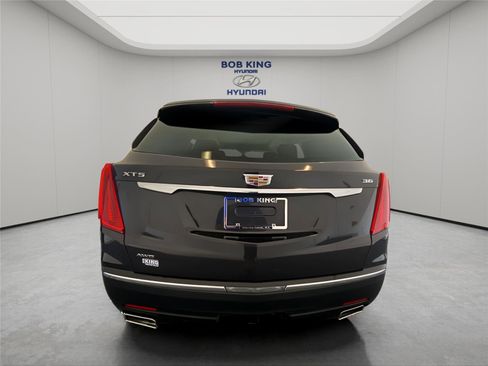 Used 2017 Cadillac XT5 Luxury w/ Driver Awareness Package AWD/4WD image 4