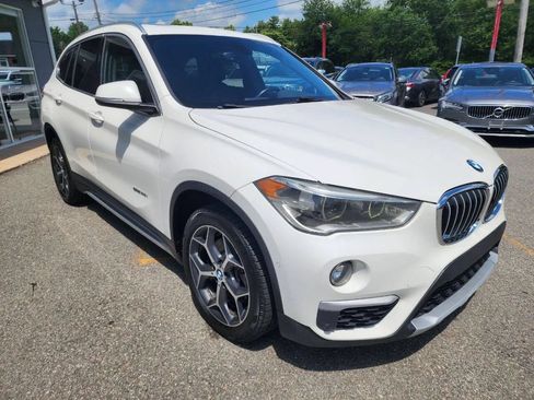 Used 2017 BMW X1 sDrive28i FWD image 3
