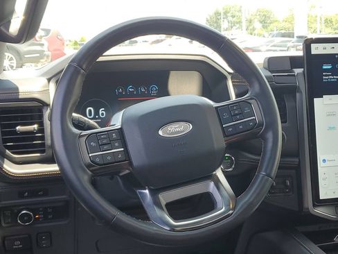 Used 2024 Ford Expedition Platinum AWD/4WD image 11