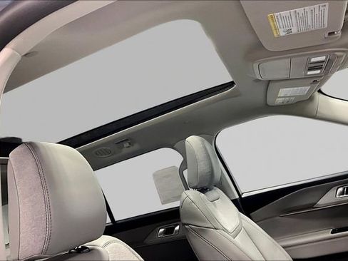 New 2026 Ford Explorer Active w/ Active Comfort Package image 3