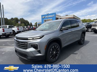 Used 2025 Chevrolet Traverse LT