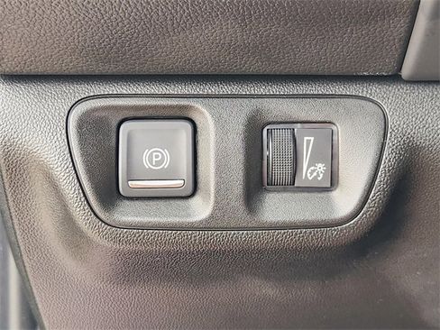 Used 2023 GMC Acadia SLE w/ Driver Convenience Package image 21