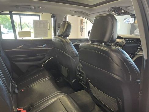 Used 2023 Jeep Grand Cherokee 4WD 4xe w/ Luxury Tech Group II image 12