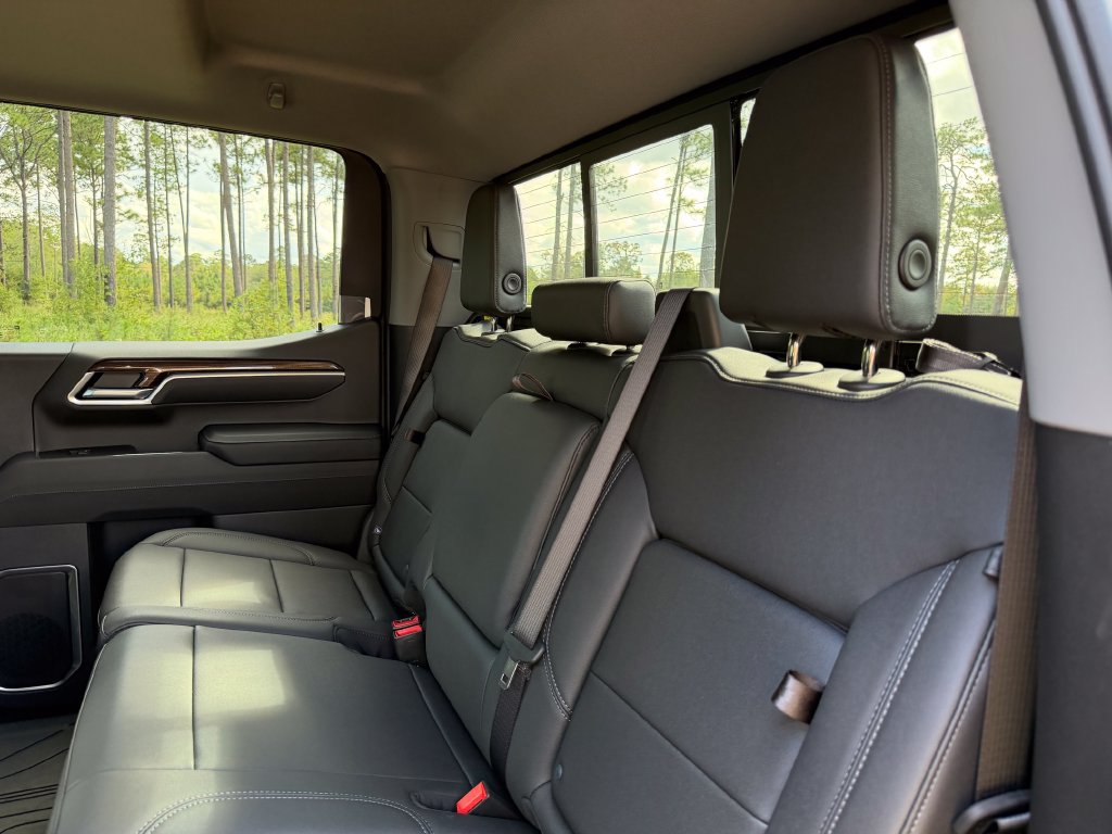 New 2026 Chevrolet Silverado 1500 RST w/ Redline Edition AWD/4WD image 31