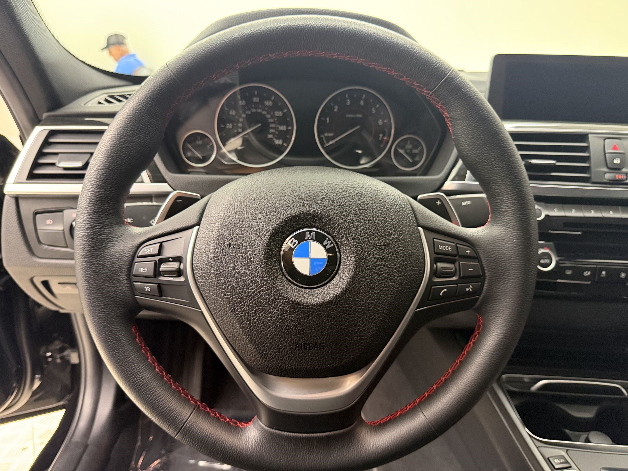 Used 2018 BMW 330i Sedan w/ Convenience Package RWD image 11