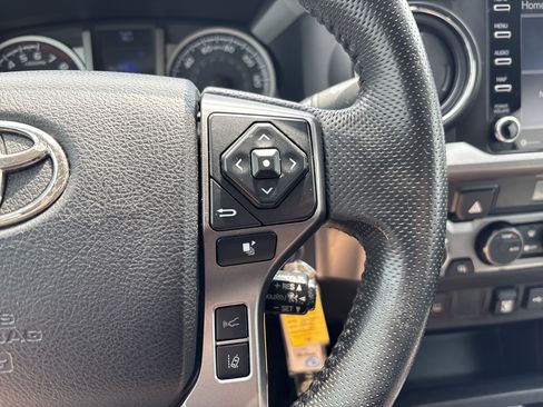Used 2021 Toyota Tacoma SR5 w/ Technology Package AWD/4WD image 19
