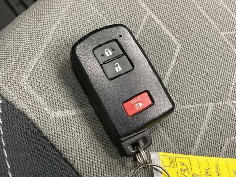 Used 2023 Toyota Tacoma TRD Off-Road image 28