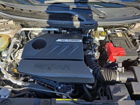 Used 2024 Nissan Rogue Platinum image 34