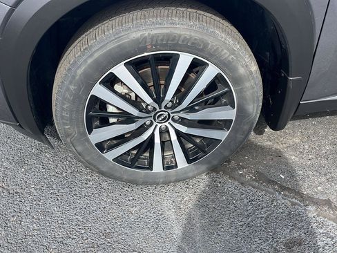 Used 2024 Nissan Pathfinder Platinum w/ Cargo Package image 38