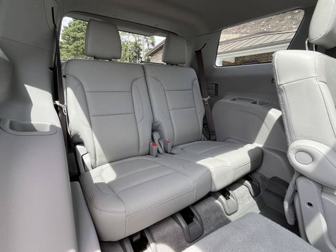 Used 2019 GMC Acadia SLT w/ LPO, Floor Liner Package FWD image 19
