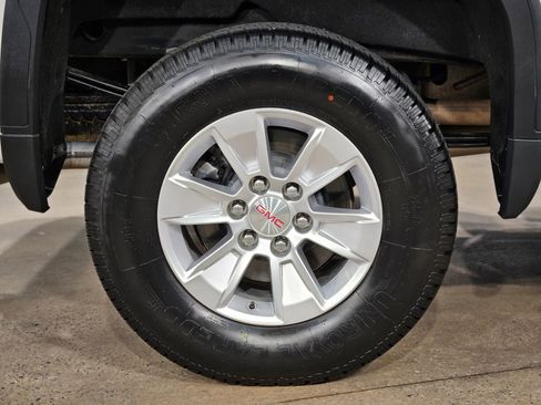 Used 2019 GMC Sierra 1500 SLE w/ SLE Value Package image 17