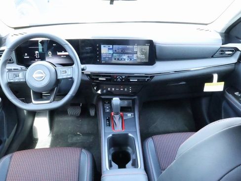 New 2025 Nissan Kicks SR image 6