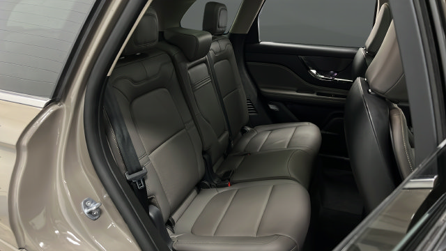 Used 2025 Lincoln Corsair Grand Touring AWD/4WD image 26