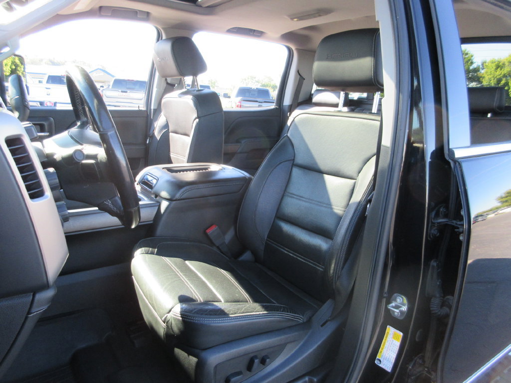 Used 2019 GMC Sierra 2500 Denali w/ Duramax Plus Package AWD/4WD image 23