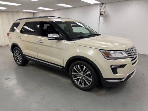Used 2018 Ford Explorer Platinum AWD/4WD image 8