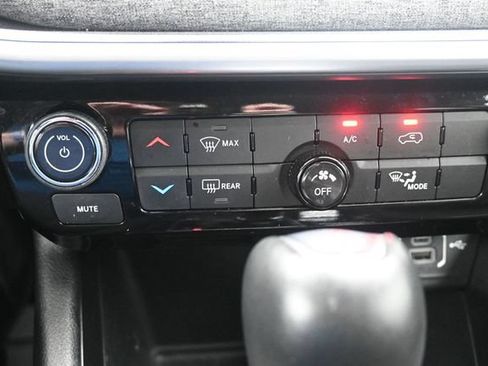 Used 2022 Jeep Compass Latitude AWD/4WD image 13
