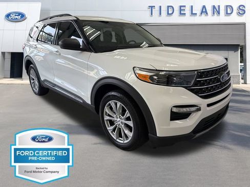 Certified 2023 Ford Explorer XLT w/ Equipment Group 202A AWD/4WD image 1