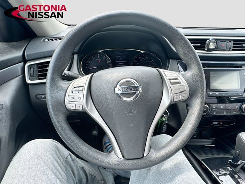 Used 2016 Nissan Rogue S w/ Appearance Package FWD image 14