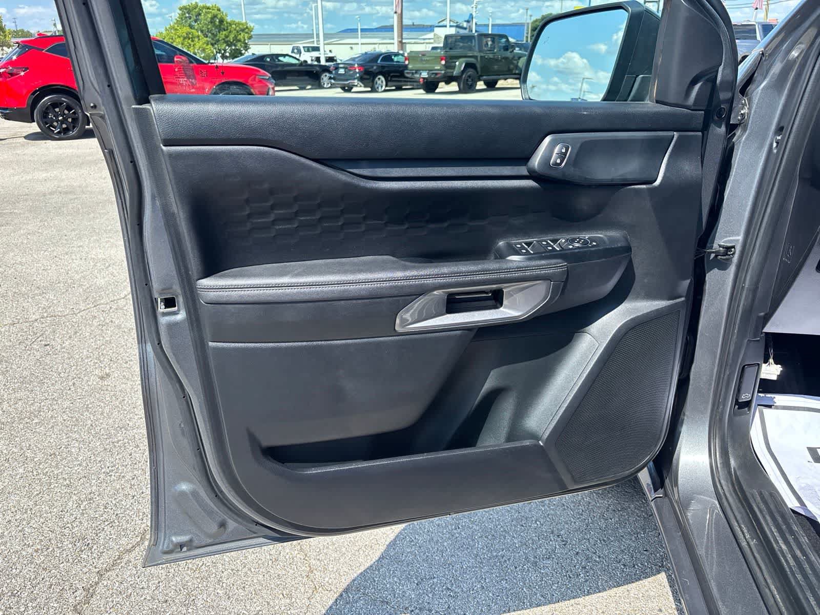 Used 2025 Ford Ranger XLT w/ Convenience Package RWD image 6