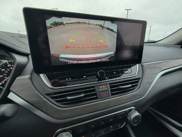 Used 2023 Nissan Altima 2.5 SV w/ SV Premium Package FWD image 19