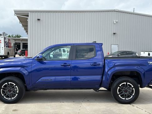 Certified 2025 Toyota Tacoma TRD Sport AWD/4WD image 2