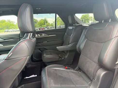 Used 2025 Ford Explorer ST AWD/4WD image 18