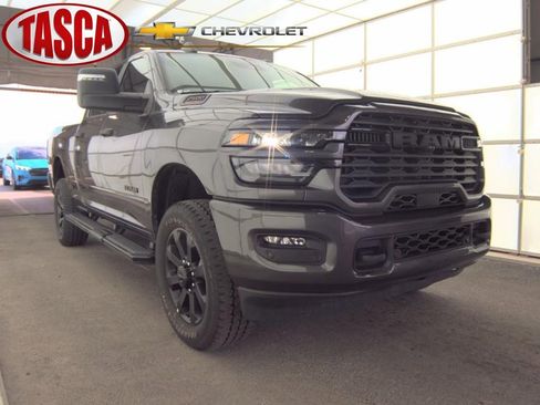 Used 2025 RAM 2500 Big Horn AWD/4WD image 1