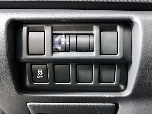 Used 2018 Subaru Crosstrek 2.0i AWD/4WD image 14