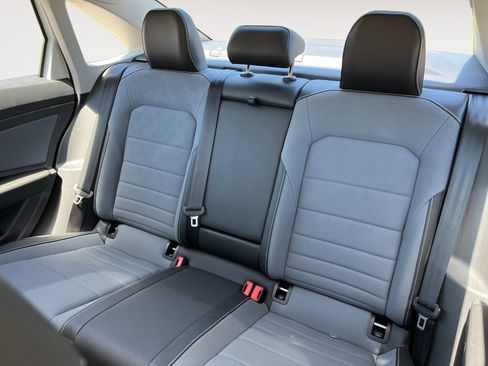 Used 2025 Volkswagen Jetta SE w/ Sunroof Package FWD image 16
