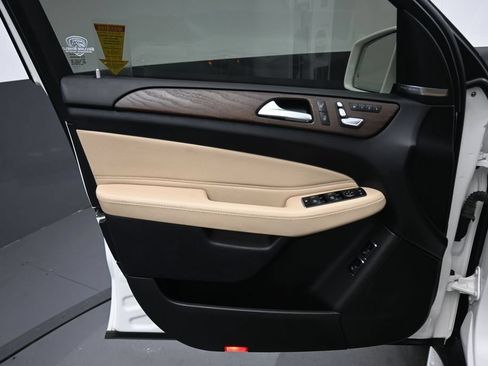 Used 2018 Mercedes-Benz GLS 450 4MATIC image 9