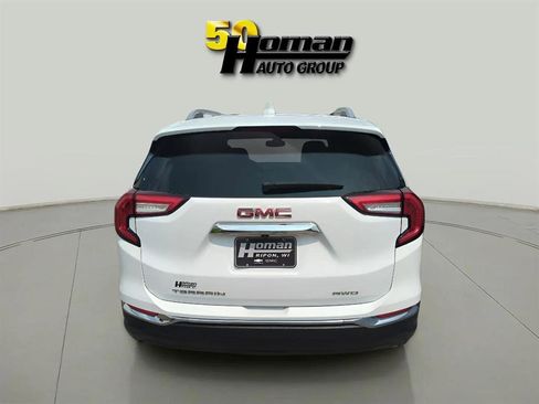 Used 2024 GMC Terrain SLT image 4