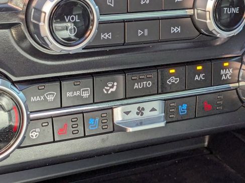 Used 2024 Ford F250 Lariat w/ Lariat Ultimate Package image 28