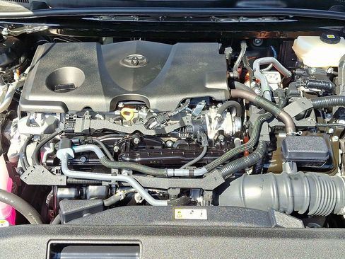 Used 2025 Toyota Camry LE image 28