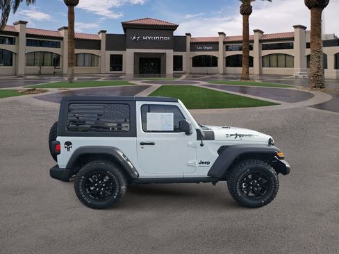Used 2022 Jeep Wrangler Sport AWD/4WD image 9