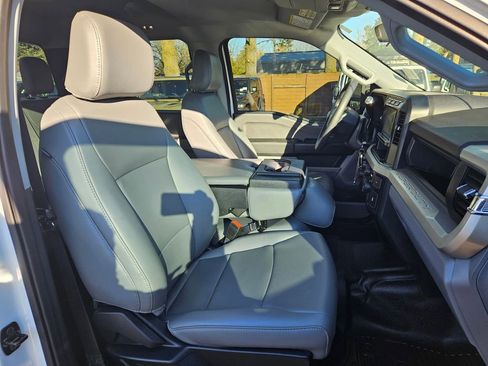 Used 2024 Ford F250 XL w/ XL Chrome Package image 18