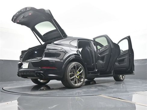 Used 2022 Porsche Cayenne E-Hybrid Coupe image 27