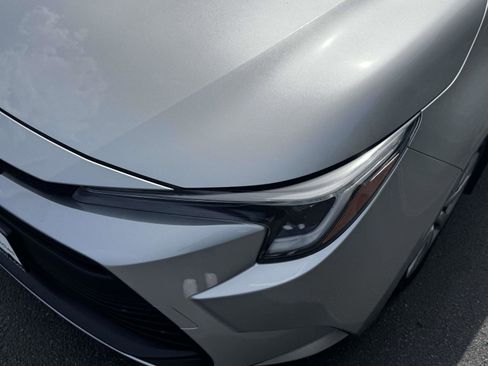 Certified 2025 Toyota Corolla LE AWD/4WD image 8