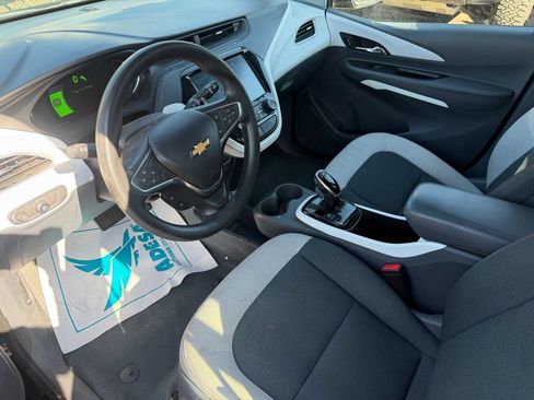 Used 2017 Chevrolet Bolt LT FWD image 2