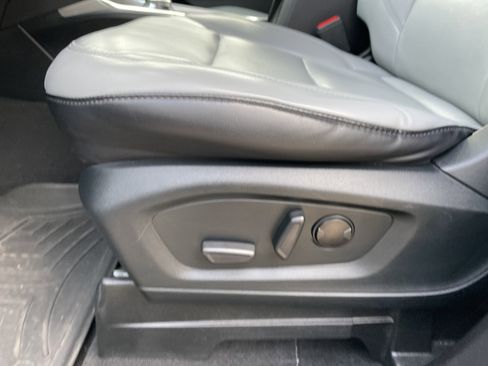 Used 2021 Ford Explorer XLT w/ Equipment Group 202A image 44