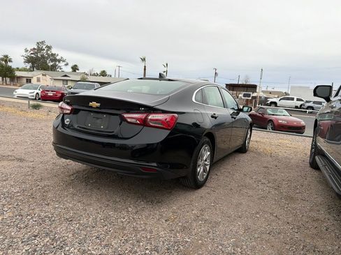 Used 2019 Chevrolet Malibu LT FWD image 2