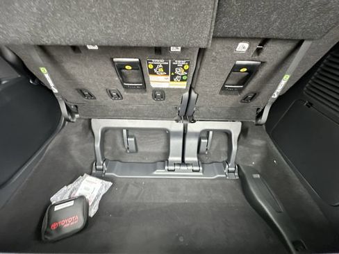 New 2026 Toyota Sienna Platinum image 24