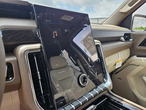 New 2026 GMC Yukon XL Denali RWD image 18