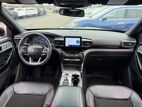 Certified 2024 Ford Explorer ST-Line w/ Class IV Trailer Tow Package image 3