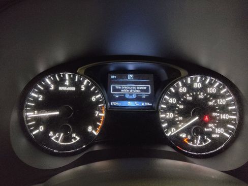 Used 2017 Nissan Pathfinder Platinum w/ Family Entertainment Package FWD image 23