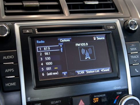 Used 2014 Toyota Camry XLE FWD image 19