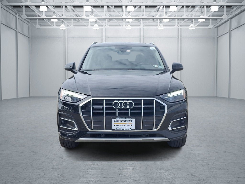 Used 2023 Audi Q5 2.0T Premium w/ Convenience Package AWD/4WD image 3