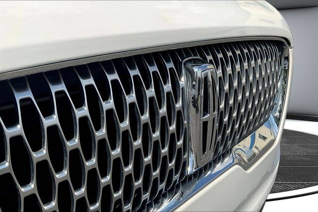 Used 2021 Lincoln Aviator 2WD image 35