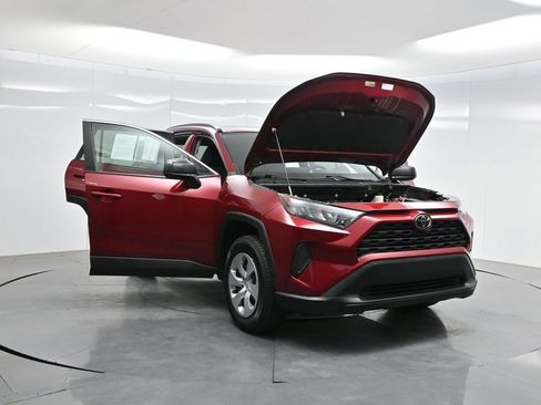 Used 2021 Toyota RAV4 LE w/ Carpet Mat Package (TMS) FWD image 34