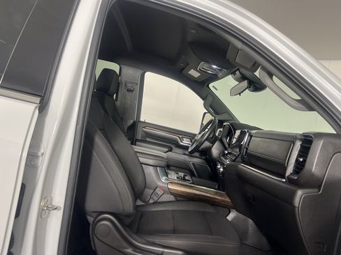 Used 2024 GMC Sierra 3500 SLE image 31