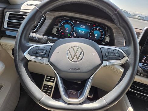 Used 2024 Volkswagen Atlas SEL Premium R-Line AWD/4WD image 18